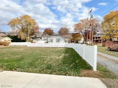 Exterior - 1117 Dover Ave, Dover, OH 44622 photo 6 of 8