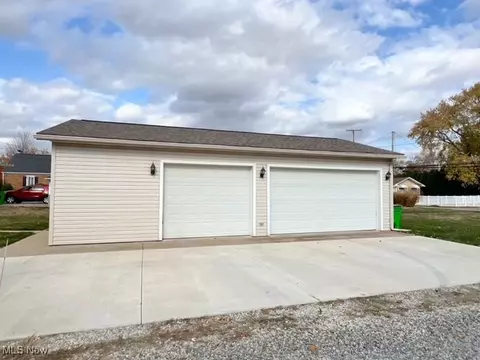 Exterior - 1117 Dover Ave, Dover, OH 44622 photo 1 of 8