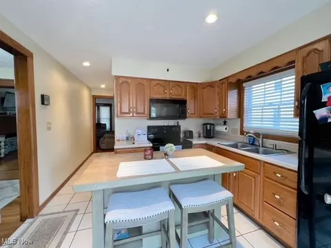 Kitchen - 1117 Dover Ave, Dover, OH 44622 photo 3 of 3
