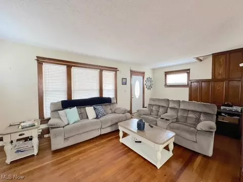 Living - 1117 Dover Ave, Dover, OH 44622 photo 2 of 3