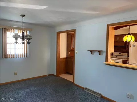 Living - 421 W Omar St, Struthers, OH 44471 photo 3 of 3