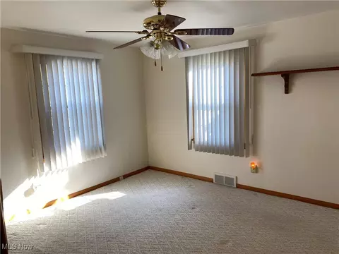 Bedroom - 421 W Omar St, Struthers, OH 44471 photo 2 of 5