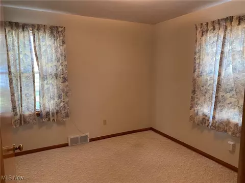 Bedroom - 421 W Omar St, Struthers, OH 44471 photo 3 of 5