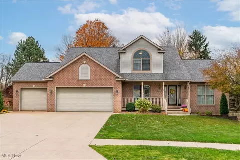 5924 Star Park Cir NE, Louisville, OH 44641