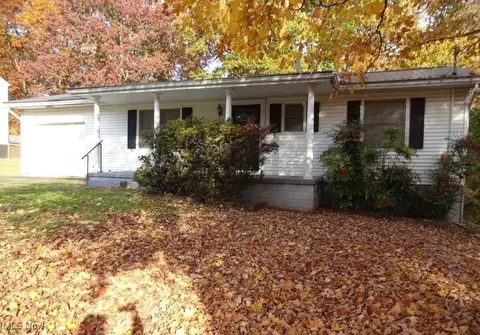 33 Edgewood Ln, Spencer, WV 25276 photo 2