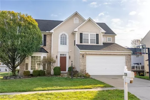 239 Ledgestone Ct, Copley, OH 44321