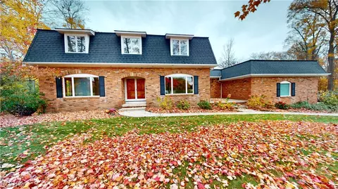 11380 Peachtree Dr, Chesterland, OH 44026