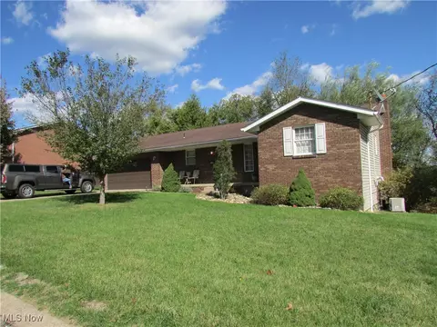 228 Eleanor St, Mingo Junction, OH 43938