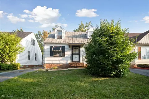 21103 Raymond St, Maple Heights, OH 44137