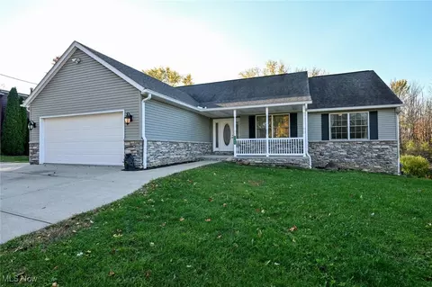 3752 State St NW, North Canton, OH 44720