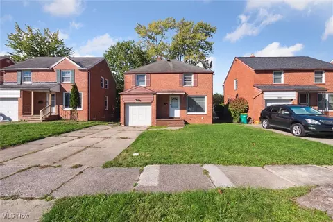 5058 Thomas St, Maple Heights, OH 44137