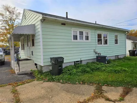 Exterior - 590 Bell Ave, Elyria, OH 44035 photo 2 of 2