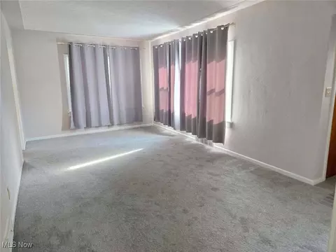 Living - 590 Bell Ave, Elyria, OH 44035 photo 1 of 2