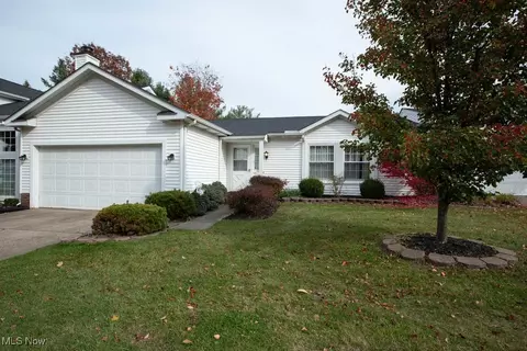 7091 Cross Creek Dr, Mentor, OH 44060