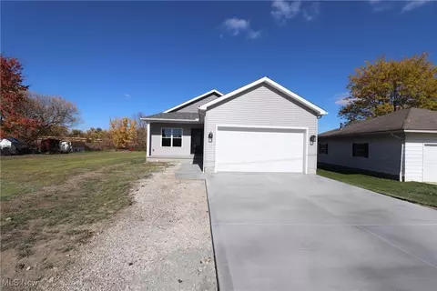 151 Garden St, Creston, OH 44217