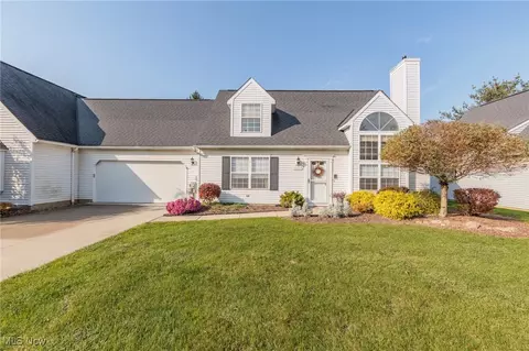 3460 E Prescott Cir, Cuyahoga Falls, OH 44223