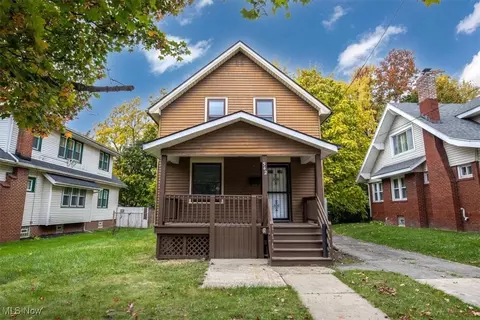 542 Noah Ave, Akron, OH 44320 photo 1