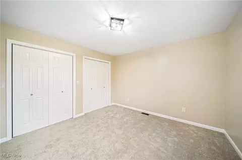 Bedroom - 7139 Center Rd, Ashtabula, OH 44004 photo 6 of 7