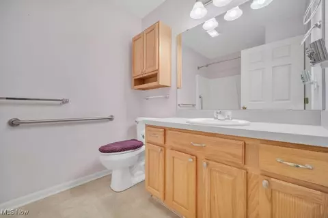 Bath - 16822 Hinsdale Ct, Middleburg Heights, OH 44130 photo 1 of 4