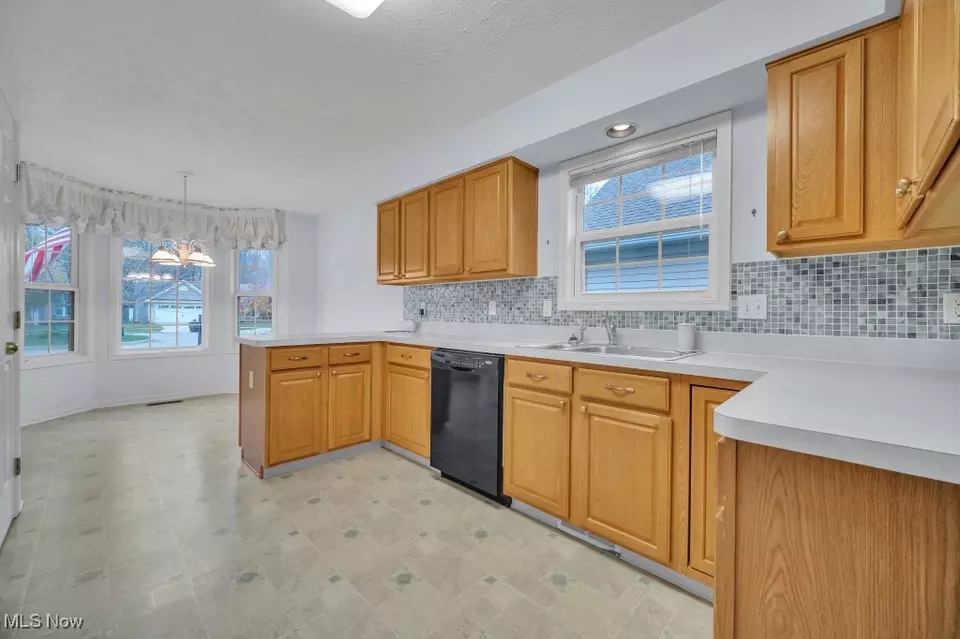 Kitchen - 16822 Hinsdale Ct, Middleburg Heights, OH 44130 photo 2 of 4