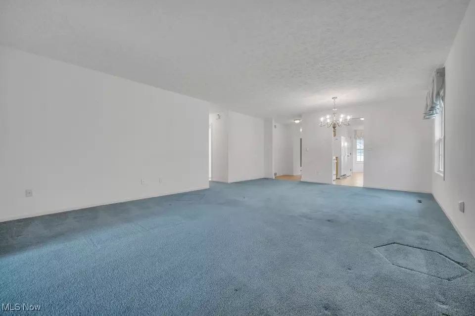 Living - 16822 Hinsdale Ct, Middleburg Heights, OH 44130 photo 5 of 5