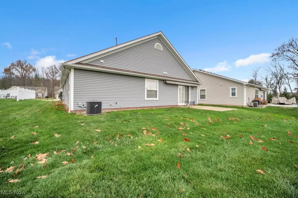 Exterior - 16822 Hinsdale Ct, Middleburg Heights, OH 44130 photo 5 of 6