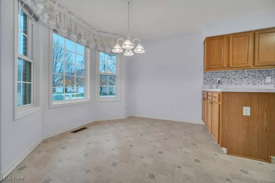 Dining - 16822 Hinsdale Ct, Middleburg Heights, OH 44130 photo 1 of 1