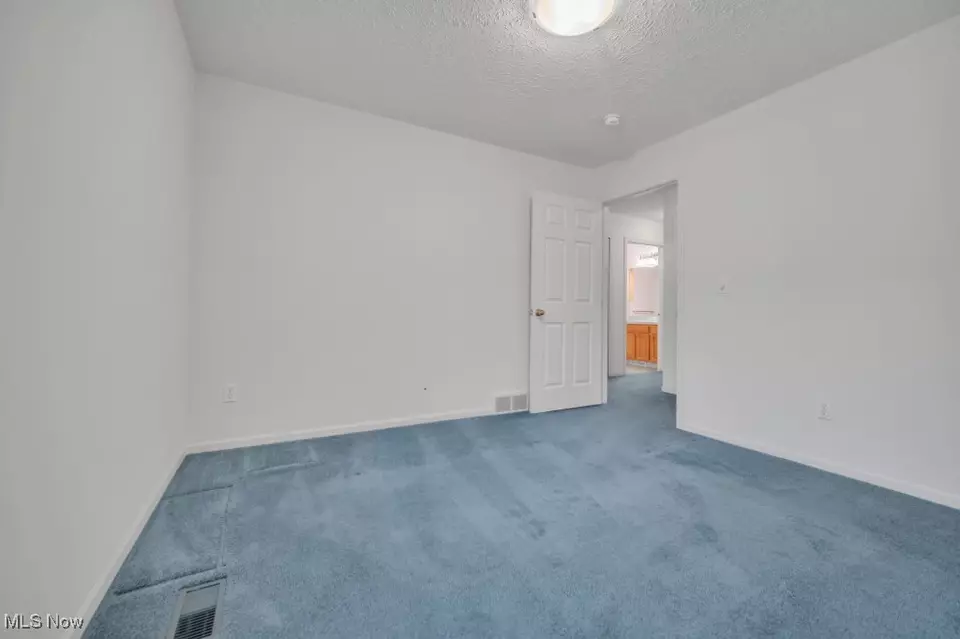 Bedroom - 16822 Hinsdale Ct, Middleburg Heights, OH 44130 photo 5 of 5