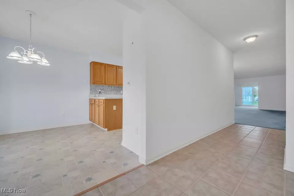 Entry Way - 16822 Hinsdale Ct, Middleburg Heights, OH 44130 photo 5 of 5