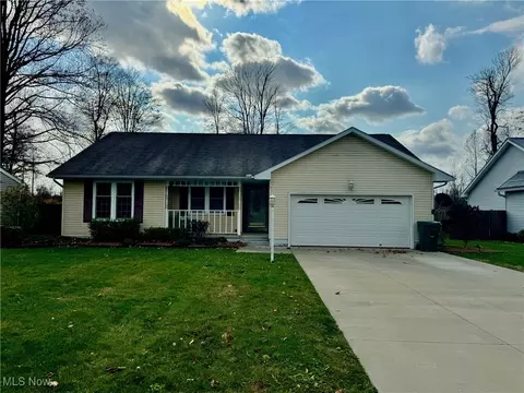 3131 Malibu Dr SW, Warren, OH 44481