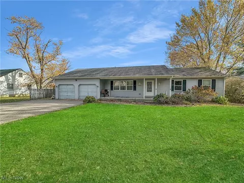 25525 Garden Rd, Oakwood Village, OH 44146