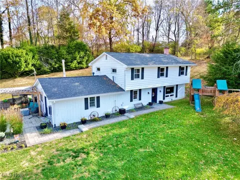 1000 Griffiths Dr, Zanesville, OH 43701