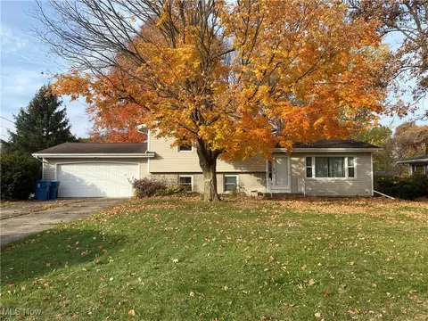 2851 Greenridge Rd, Norton, OH 44203