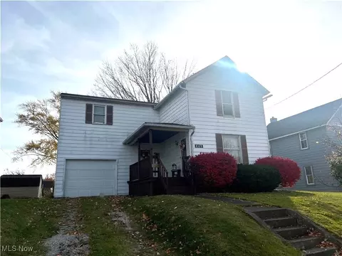 449 E Martin St, East Palestine, OH 44413