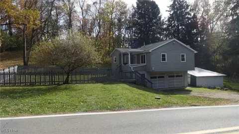 378 Pyramus Rd, Chester, WV 26034