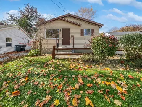 2228 Nesmith Lake Blvd, Akron, OH 44314