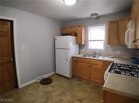 4829 Benefit Ave, Ashtabula, OH 44004 photo 6