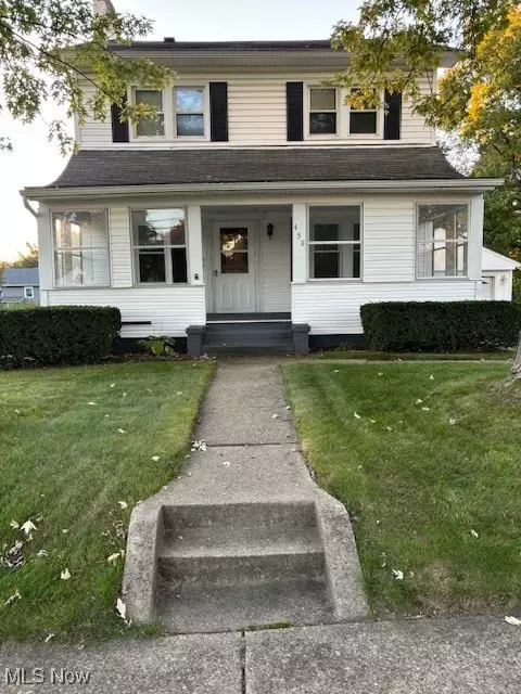 458 Crystal St, Akron, OH 44305