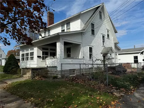 122 E Pendleton St, Loudonville, OH 44842