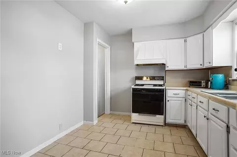 Entry Way - 3206 9th St NW, Canton, OH 44708 photo 1 of 3