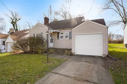 Exterior - 3206 9th St NW, Canton, OH 44708 photo 2 of 5