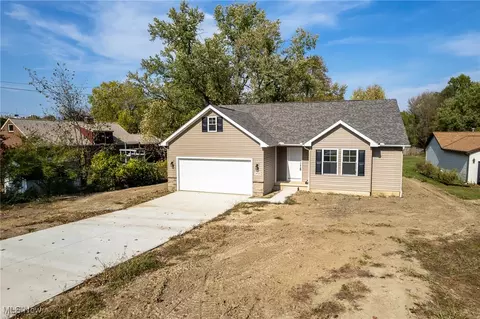 24326 Mastick Rd, North Olmsted, OH 44070