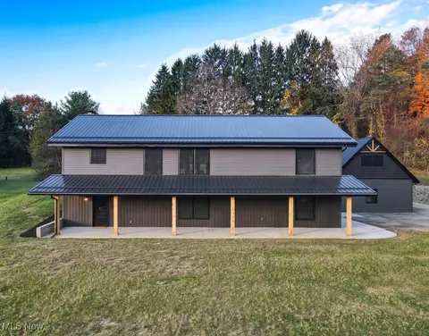 1048 Rolling Meadows Rd, Akron, OH 44333
