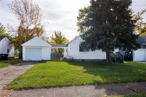 18705 Rockland Ave, Cleveland, OH 44135