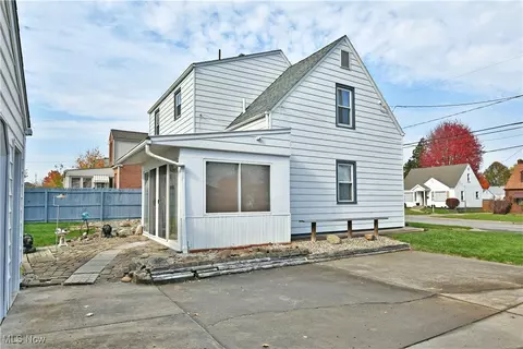 170 Wilson St, Struthers, OH 44471 photo 4