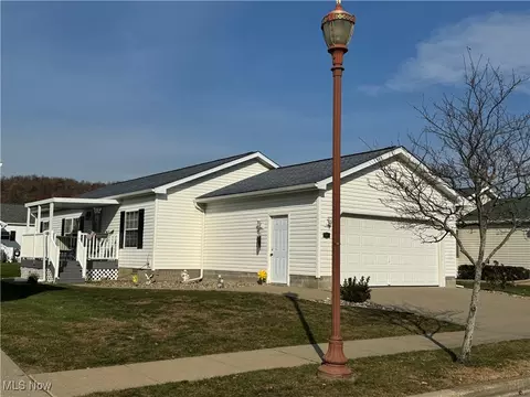 144 Orion Dr NW, Dover, OH 44622