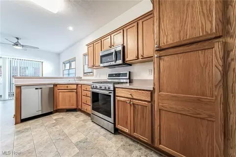 106 Saint Andrews, Elyria, OH 44035 photo 15