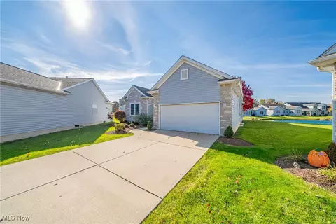 106 Saint Andrews, Elyria, OH 44035 photo 3