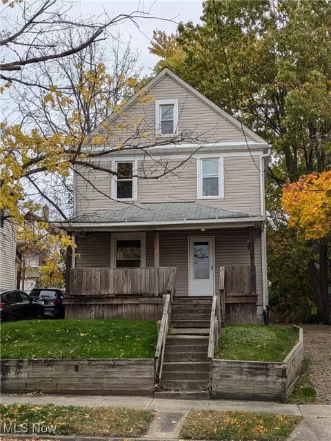 513 Rentschler St, Akron, OH 44304