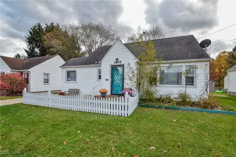 1805 Ridgelawn Ave, Youngstown, OH 44509
